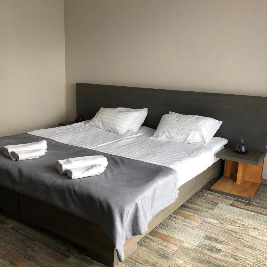 Injir Village Hotel Goedaoeta Buitenkant foto
